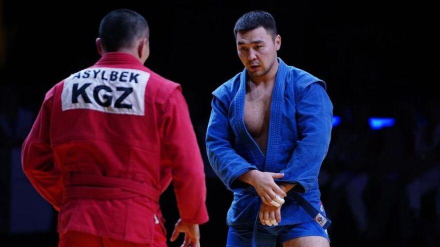Казахстанец упустил важную победу в финале ЧМ по самбо 
