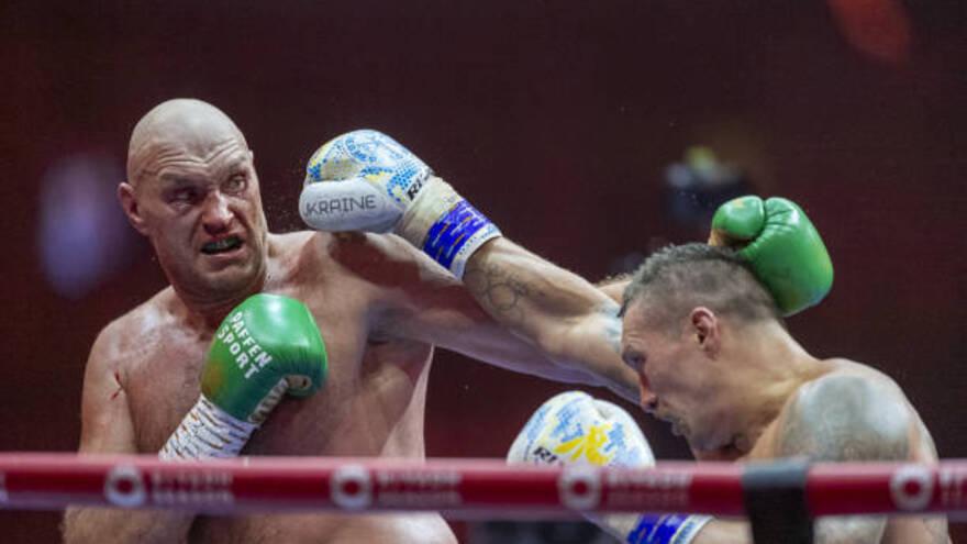 Экс-чемпион в двух категориях Околи оценил шансы Усика и Фьюри в реваншем