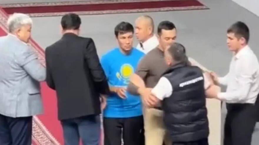 Федерация бокса дисквалифицировала казахстанского тренера на два года 