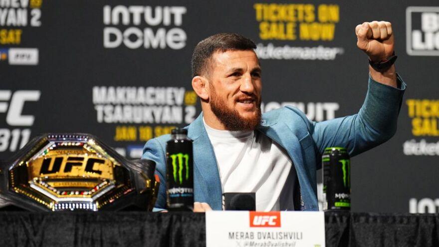 Инцидент на UFC 310: Мераб Двалишвили устроил разборку с фанатом
