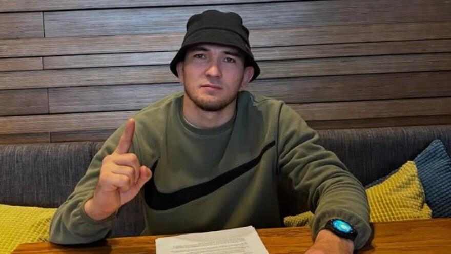 Аканов подписал контракт с Fera Championship 