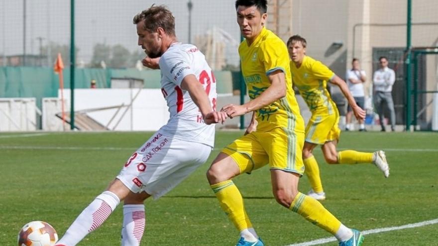 Анамның қолында сиқыр ойыншық сияқты, орыстар