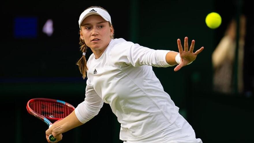 ВИДЕО. Елена Рыбакина готовится к Australian Open