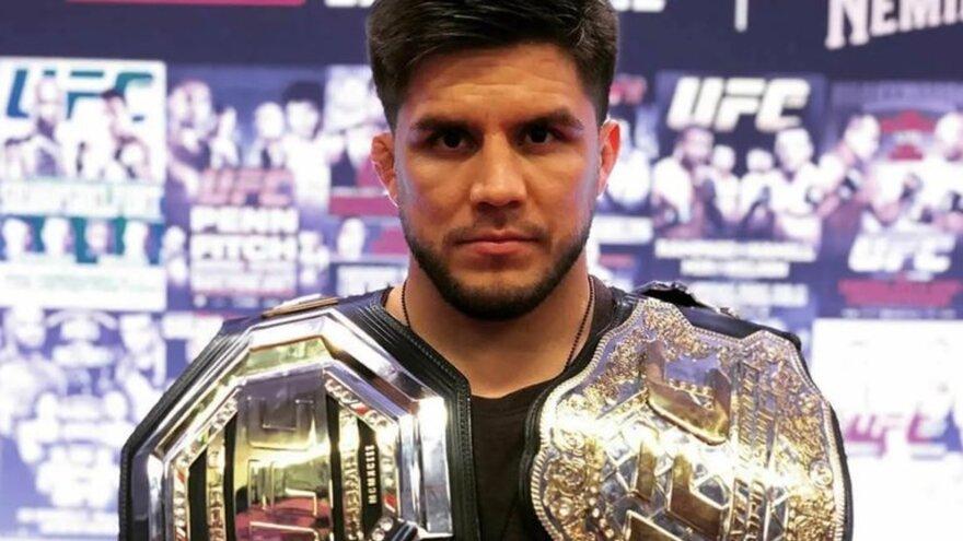 Бывший чемпион UFC Генри Сехудо проведет бой с китайским бойцом в феврале