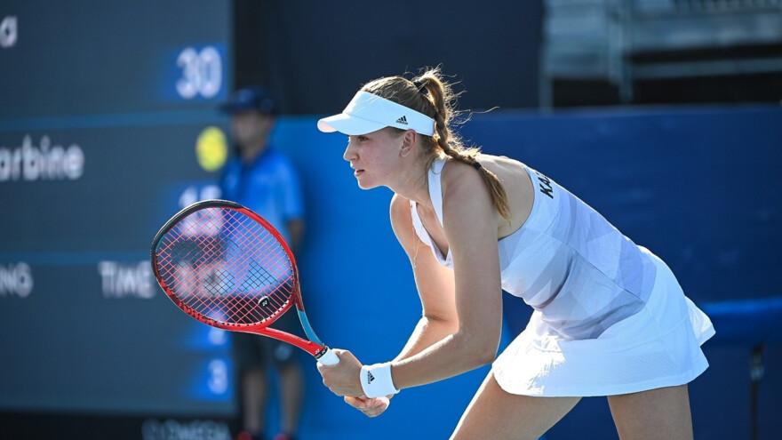 ВИДЕО. Рыбакина тренируется в Мельбурне перед Australian Open-2025