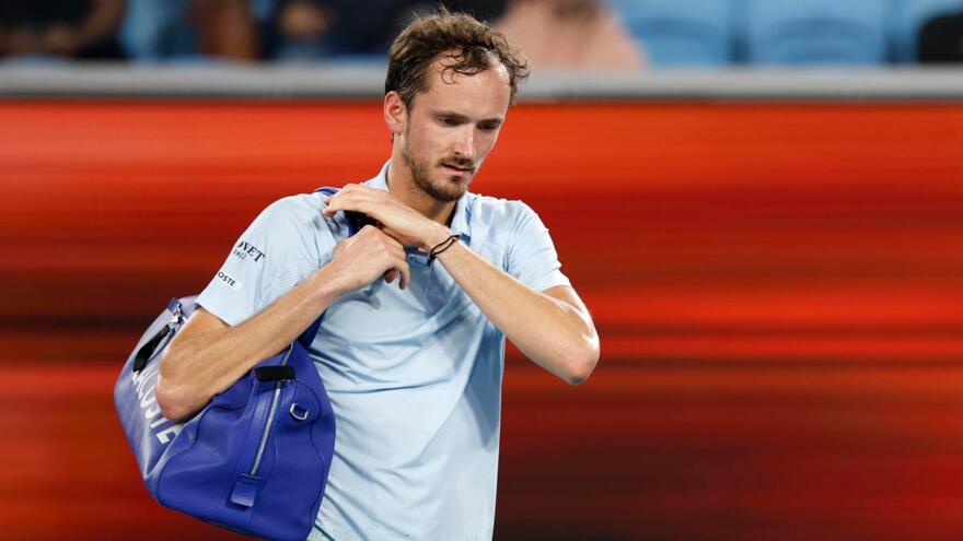 Australian Open-2025-тегі сенсация: Медведев күтпеген жеңілістен кейін баспасөз конференциясынан бас тартты