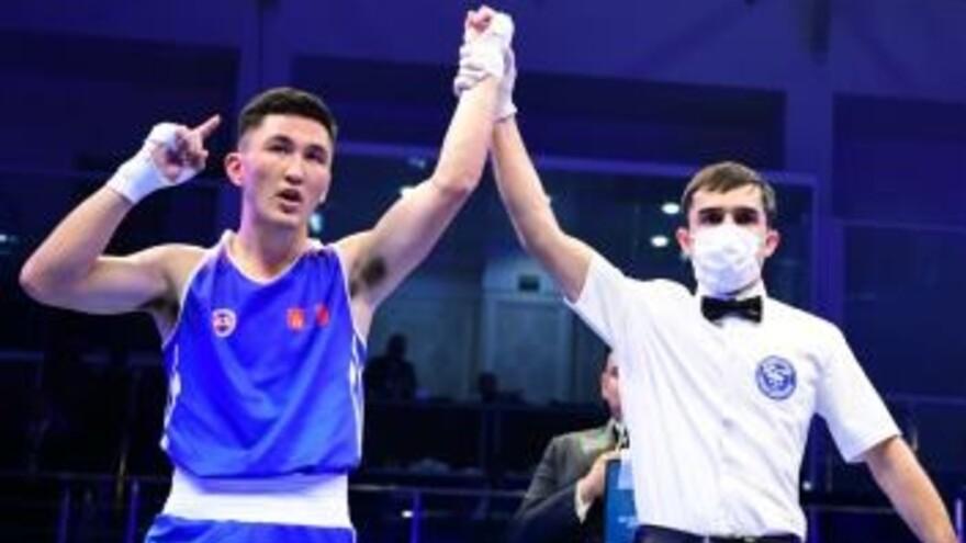 Два казаха стали победителями чемпионата Монголии по боксу
