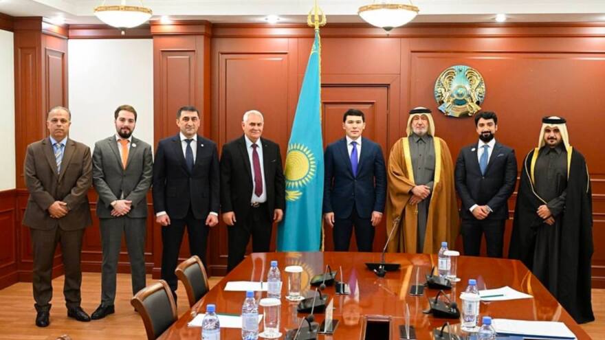 Ербол Мырзабосынов провел встречу с президентом федерация по тяжелой атлетике
