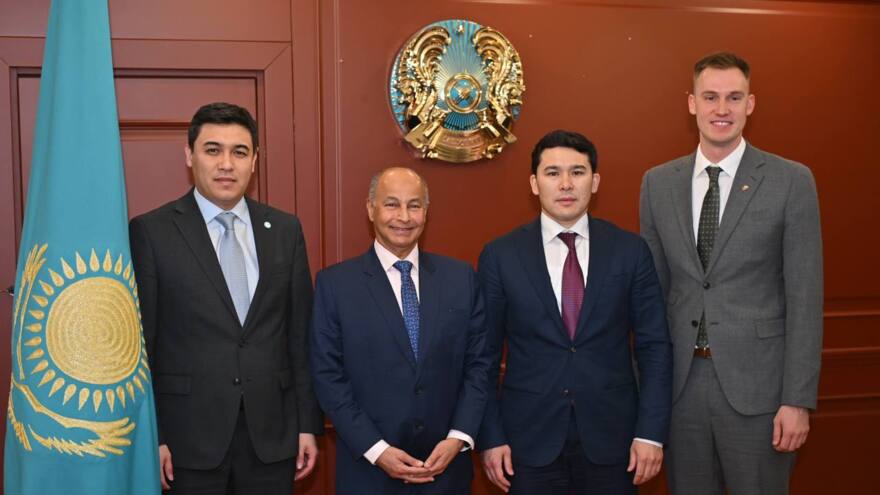 Ербол Мырзабосынов встретился с президентом Международной федерации водных видов спорта