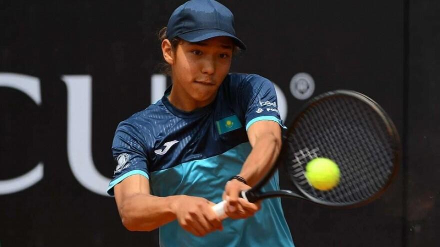 Амир Омарханов вышел в 1/8 финала юношеского Australian Open