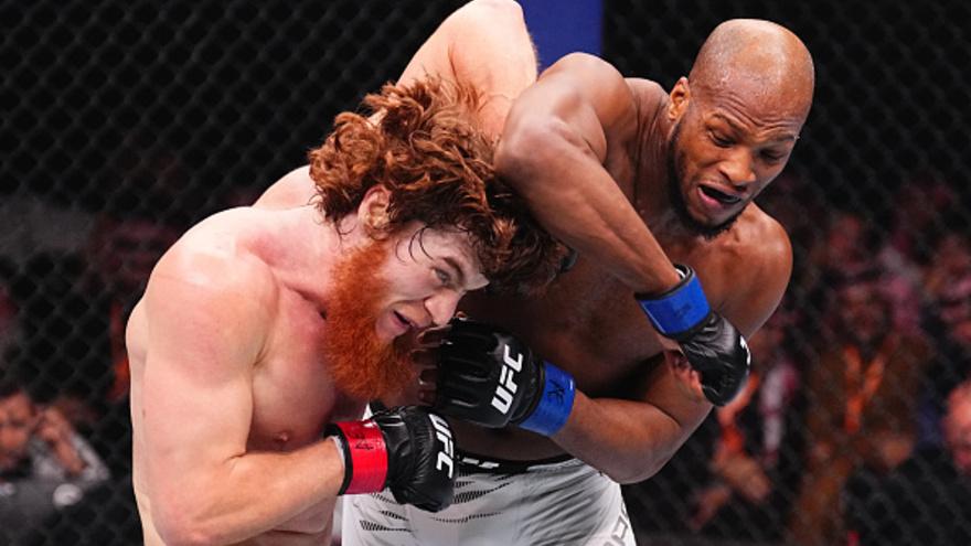 Шара Буллет сенсационно проиграл британцу Майклу Пейджу на турнире UFC Fight Night 250