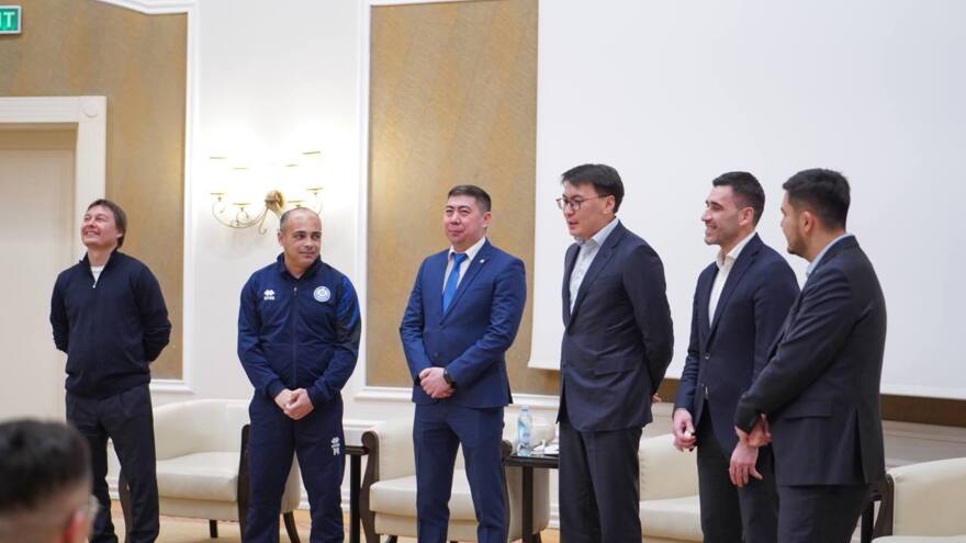 Президент КФФ Марат Омаров встретился со сборной Казахстана по футзалу