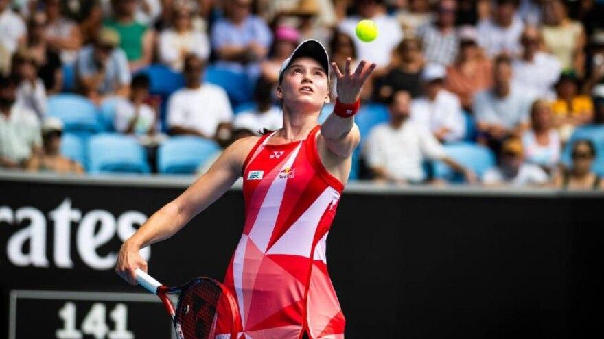 Елена Рыбакина уверенно стартовала на турнире в Дубае
