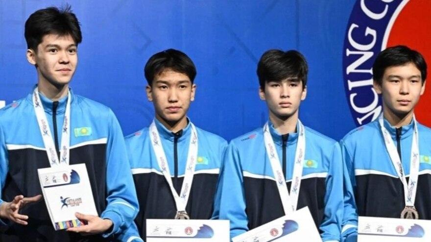 Сборная Казахстана стала призером юношеского чемпионата Азии по фехтованию