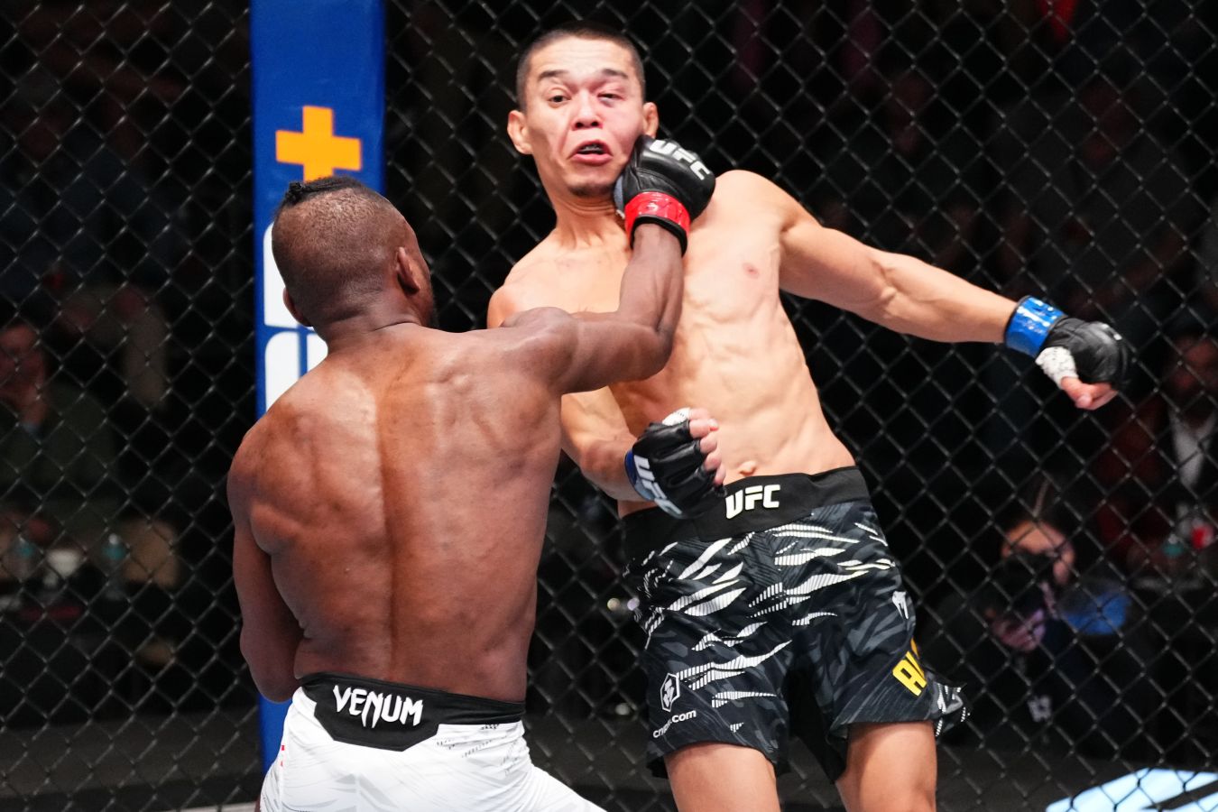 Аса Акира порно фото