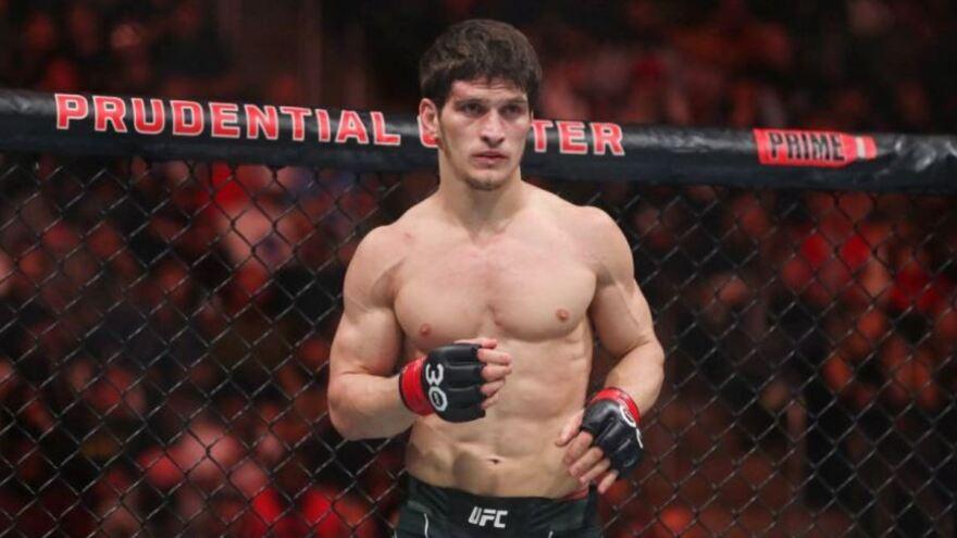 Непобежденный Евлоев дал прогноз на бой Перейра — Анкалаев на UFC 313