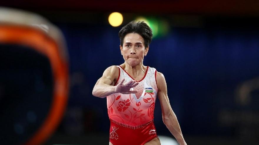 Оксана Чусовитина в 49 лет завоевала золото на этапе Кубка мира по спортивной гимнастике в Баку
