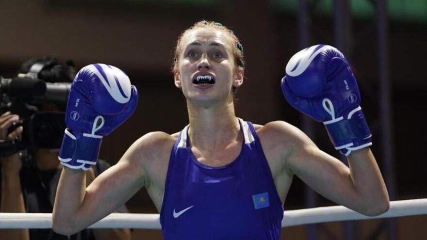 Казахстанская боксерша Графеева с нокдауном вышла в четвертьфинал чемпионата мира