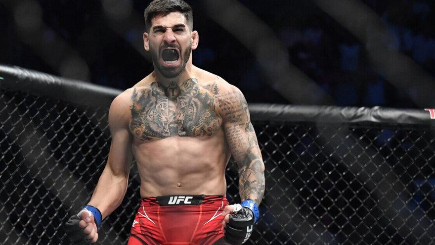 “Он может завоевать титул в легком весе”. Экс-чемпион UFC о переходе Топурии в лёгкий вес