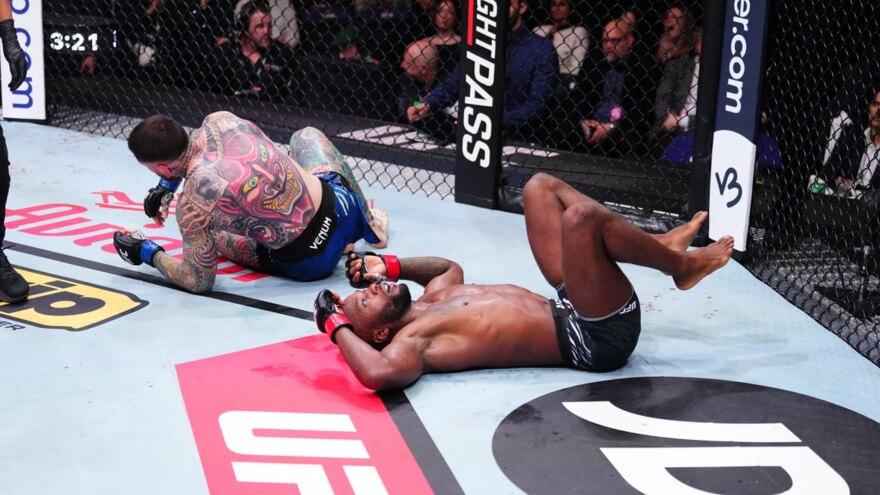 Стали известны обладатели бонусов по итогам UFC Fight Night 255