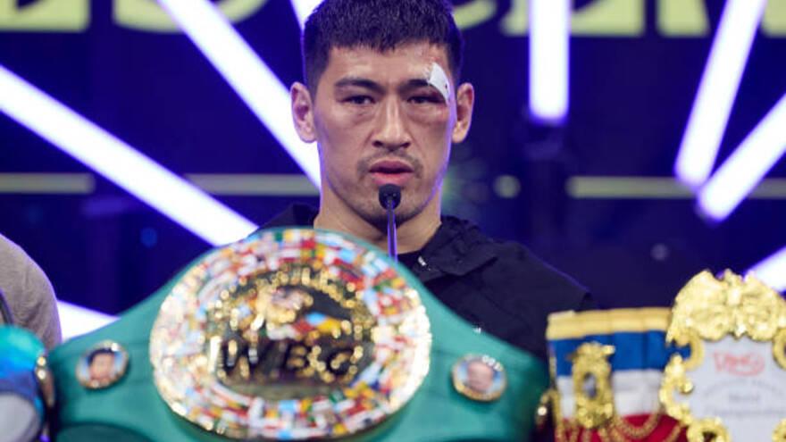 Промоутер призвал Бивола отказаться от пояса WBC. Названа причина