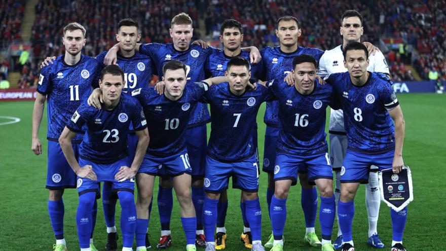 Сборная Казахстана теряет очки и позиции в рейтинге FIFA