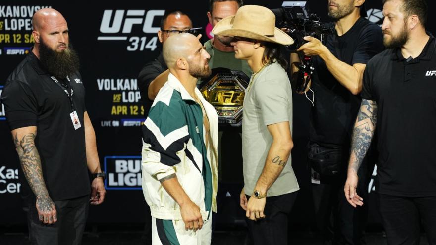 Стало известно, сколько гонораров получат главные бойцы турнира UFC 314