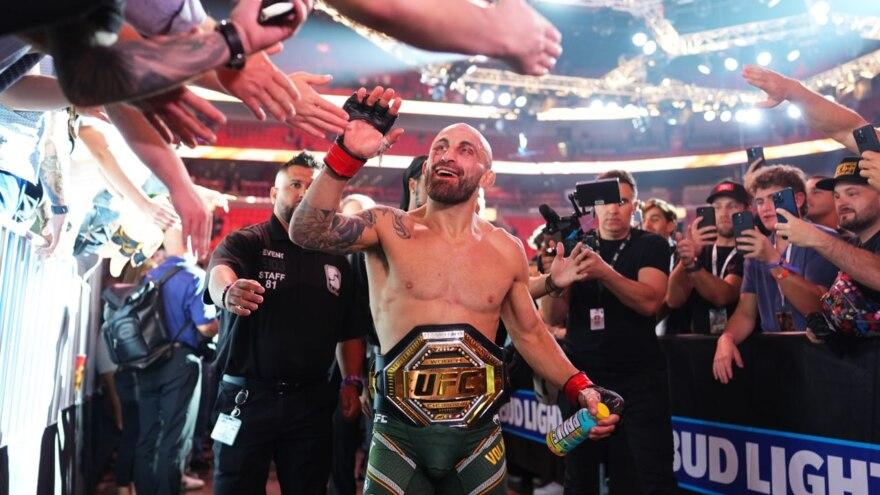 Стали известны бойцы, получившие бонусы на турнире UFC 314