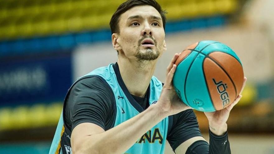 «Хочется вернуть сборную туда, где она должна быть»: Аскар Майдекин высказался о национальной команде Казахстана
