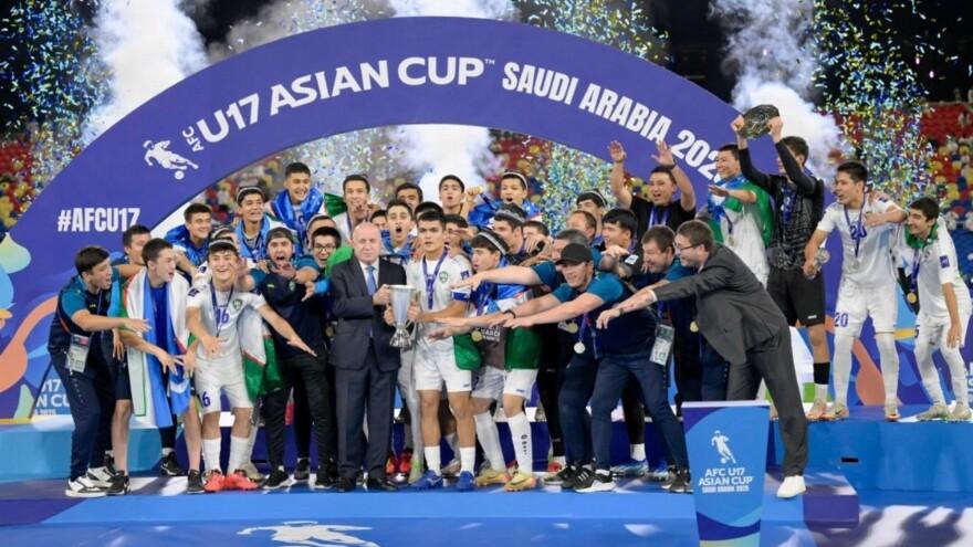 Шавкат Мирзиеев наградил юных чемпионов U17 за триумф на Кубке Азии-2025