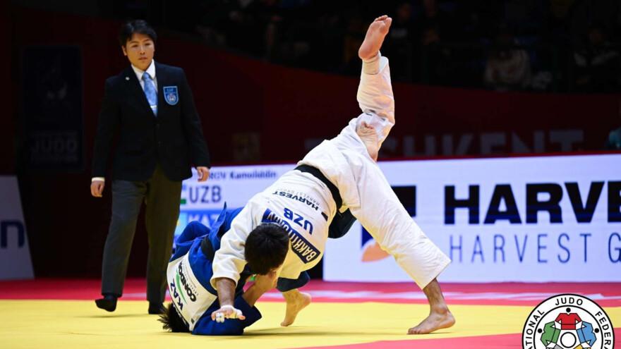 Нурадиль Альжан вышел в полуфинал чемпионата Азии