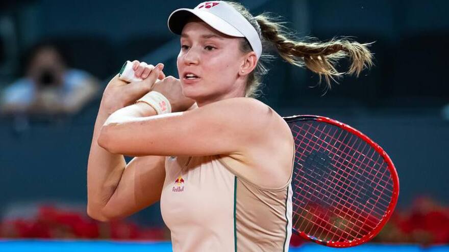 Елена Рыбакина уверенно стартовала на турнире в Мадриде