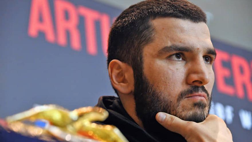 Артур Бетербиев ответил, интересен ли ему бой с Джейком Полом