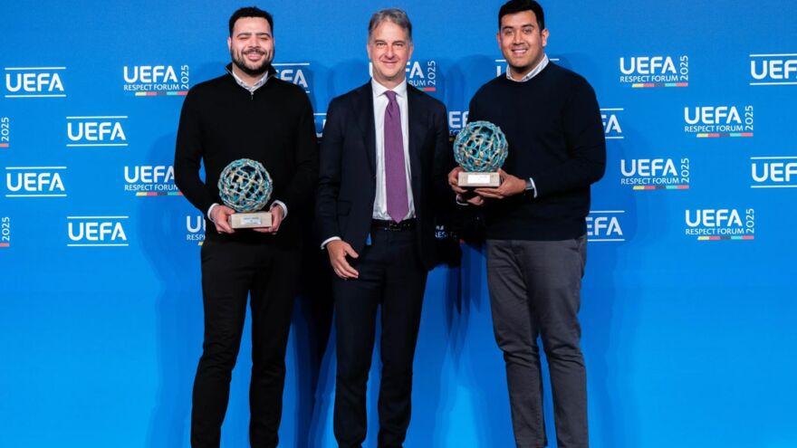 «Ливерпуль» и «Эвертон» удостоены премии UEFA FootbALL-2025 за борьбу с расизмом и поддержку инклюзивности