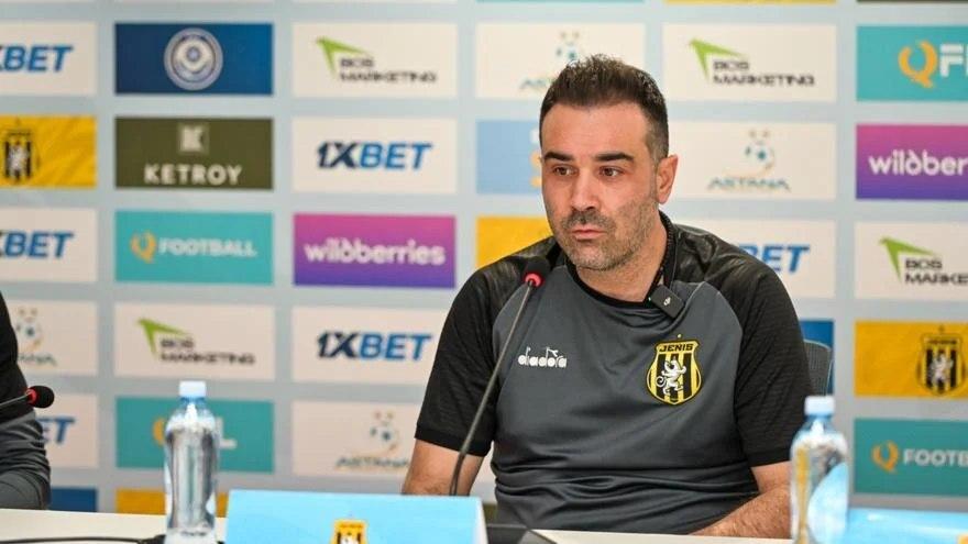 Акис Вавалис