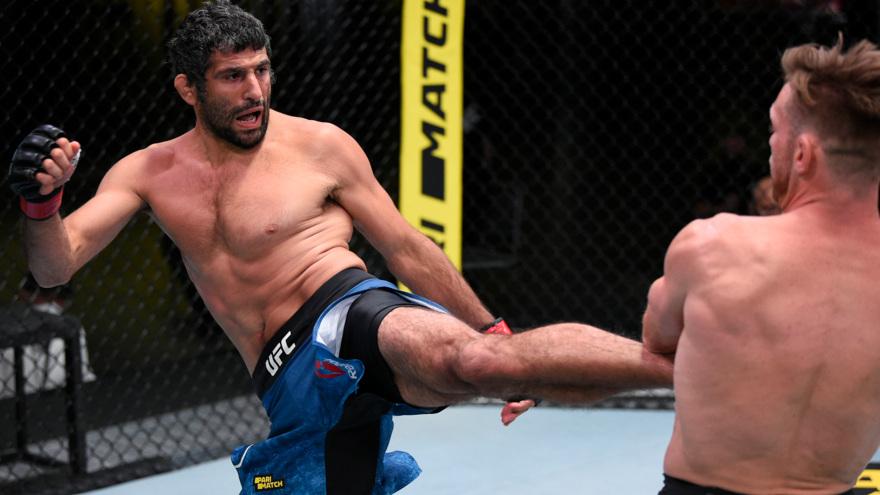 UFC-дің жеңіл салмақтағы үздігі Махачевті нокаутпен жеңе алатынына сенімді