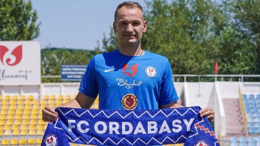 «Ордабасы» не рассчитался с Евгением Макаренко - игрок пожаловался в УЕФА
