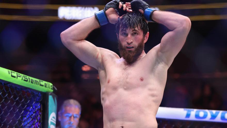 Шон Стрикленд о чемпионе UFC из Дагестана: Он живет в пещере