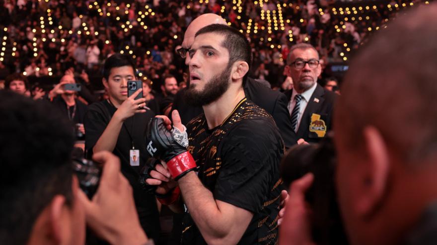 Ислам Махачев уладил конфликт с ветераном UFC