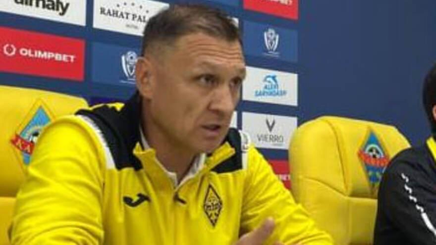 Уразбахтин Ақтөбедегі стадионда көрермендерге балағат сөздер айтты