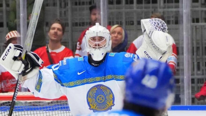 Голкипер сборной Казахстана Максим Павленко продолжит карьеру в АХЛ