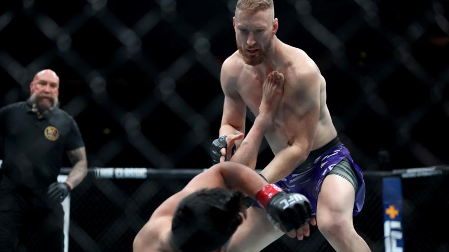 Пайфер уверенно победил Гастелума единогласным решением на UFC 316