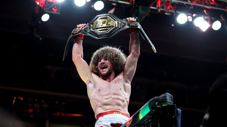 Звездный Мераб Двалишвили привез пояс UFC в Грузию