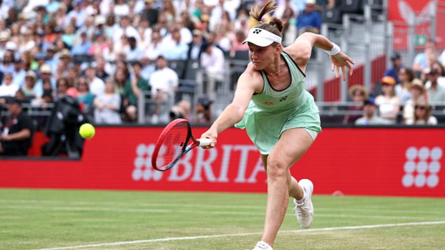 Рыбакина с победой стартовала на WTA 500 в Лондоне