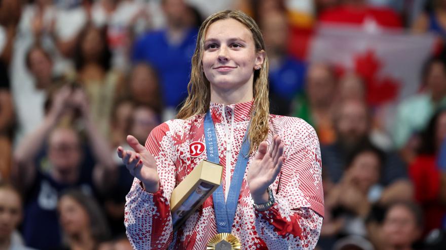18-летняя пловчиха установила третий мировой рекорд за пять дней