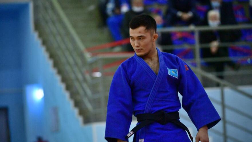 Звезда казахстанского дзюдо провалился на чемпионате мира в Будапеште