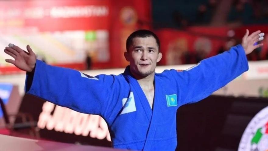 Казахстанец Магжан Шамшадин победил известного испанца на чемпионате мира по дзюдо