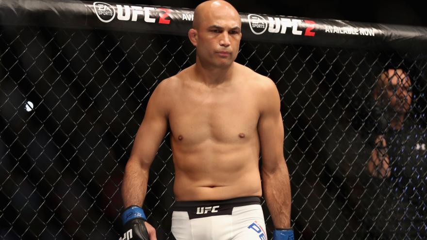 Би-Джей Пенн снова арестован: легенда UFC уверена, что его семью заменили двойниками