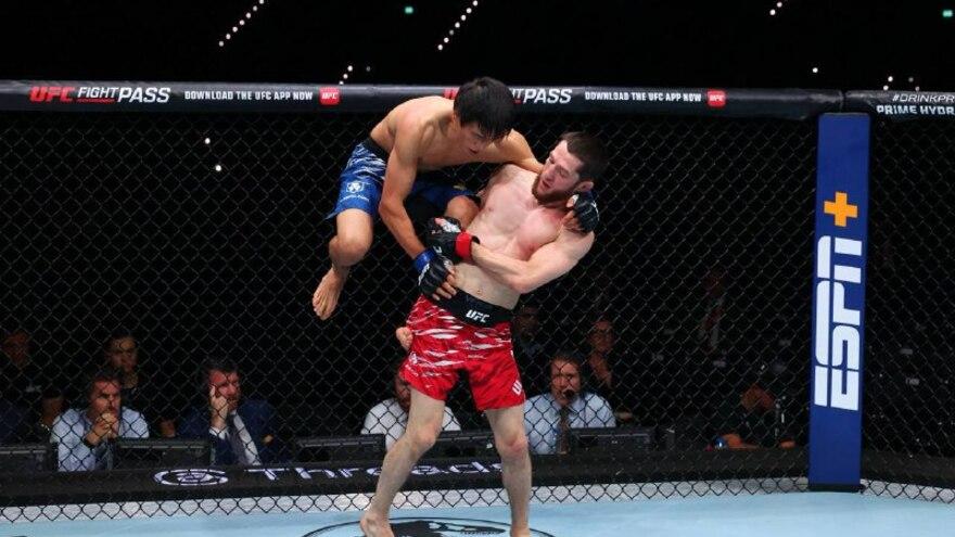 История пишется без побед: Азат Максум уступил в дебютном UFC-шоу в Азербайджане