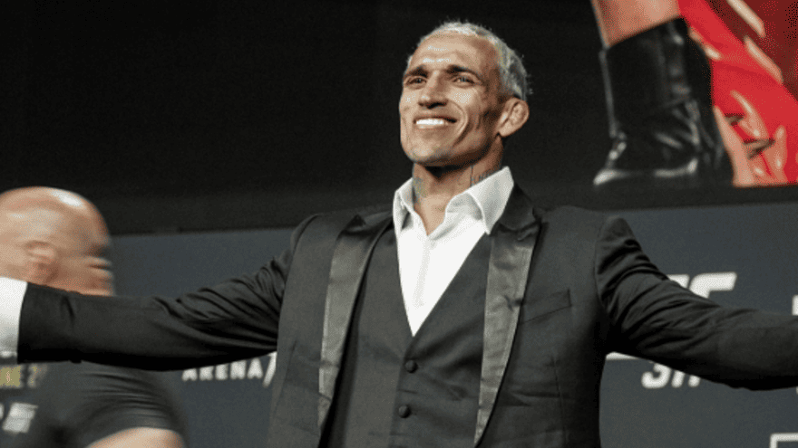 «Со мной все в порядке»: Чарльз Оливейра - после досрочного поражения на UFC 317